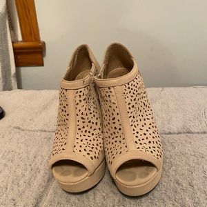 Peep toe heels